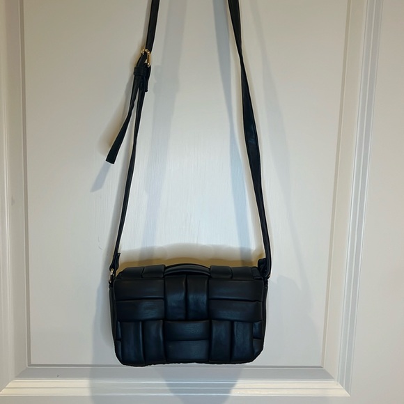Primark padded mini cross body black - Picture 2 of 11